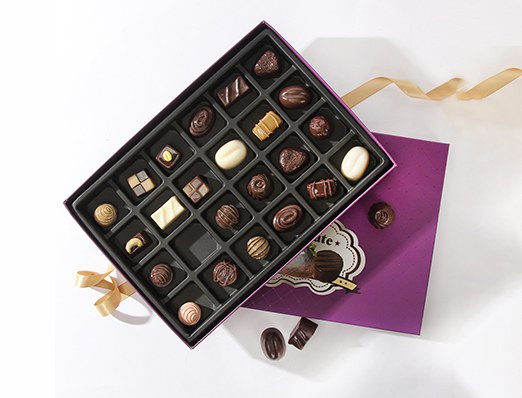 chocolate paper box with blister tray