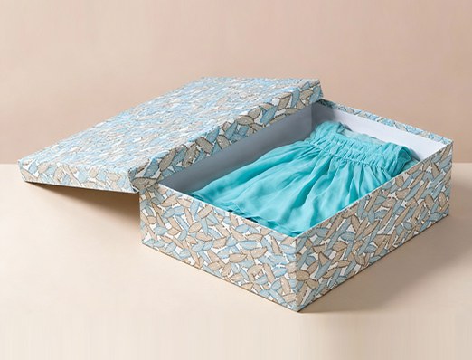 Apparel paper box