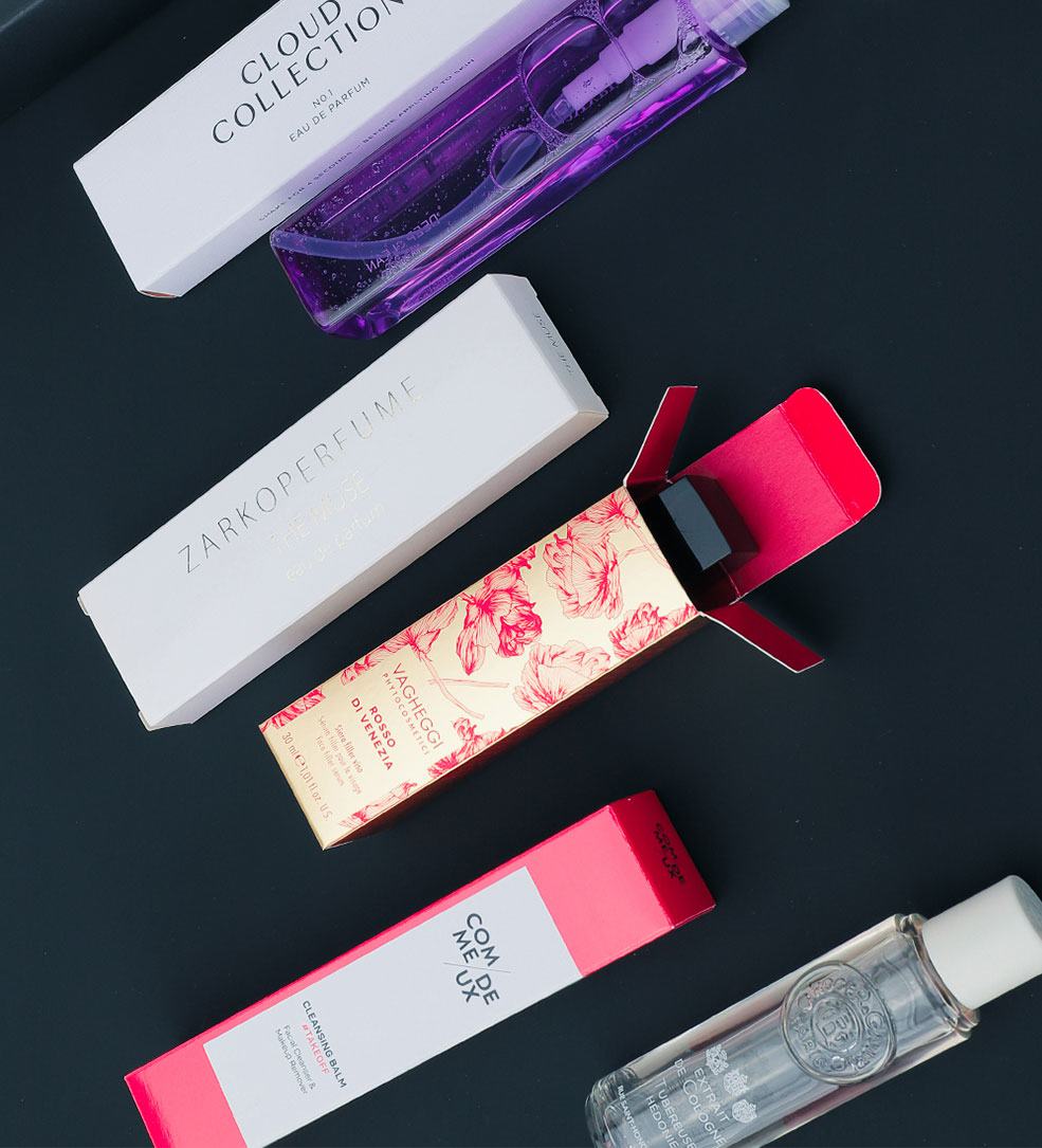 Specialty rigid paper boxes