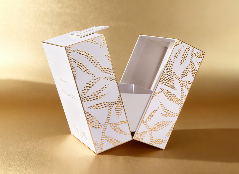 Perfume packaging box with hot foil logo